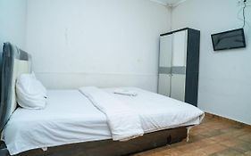 77 Guest House Serpong Mitra RedDoorz